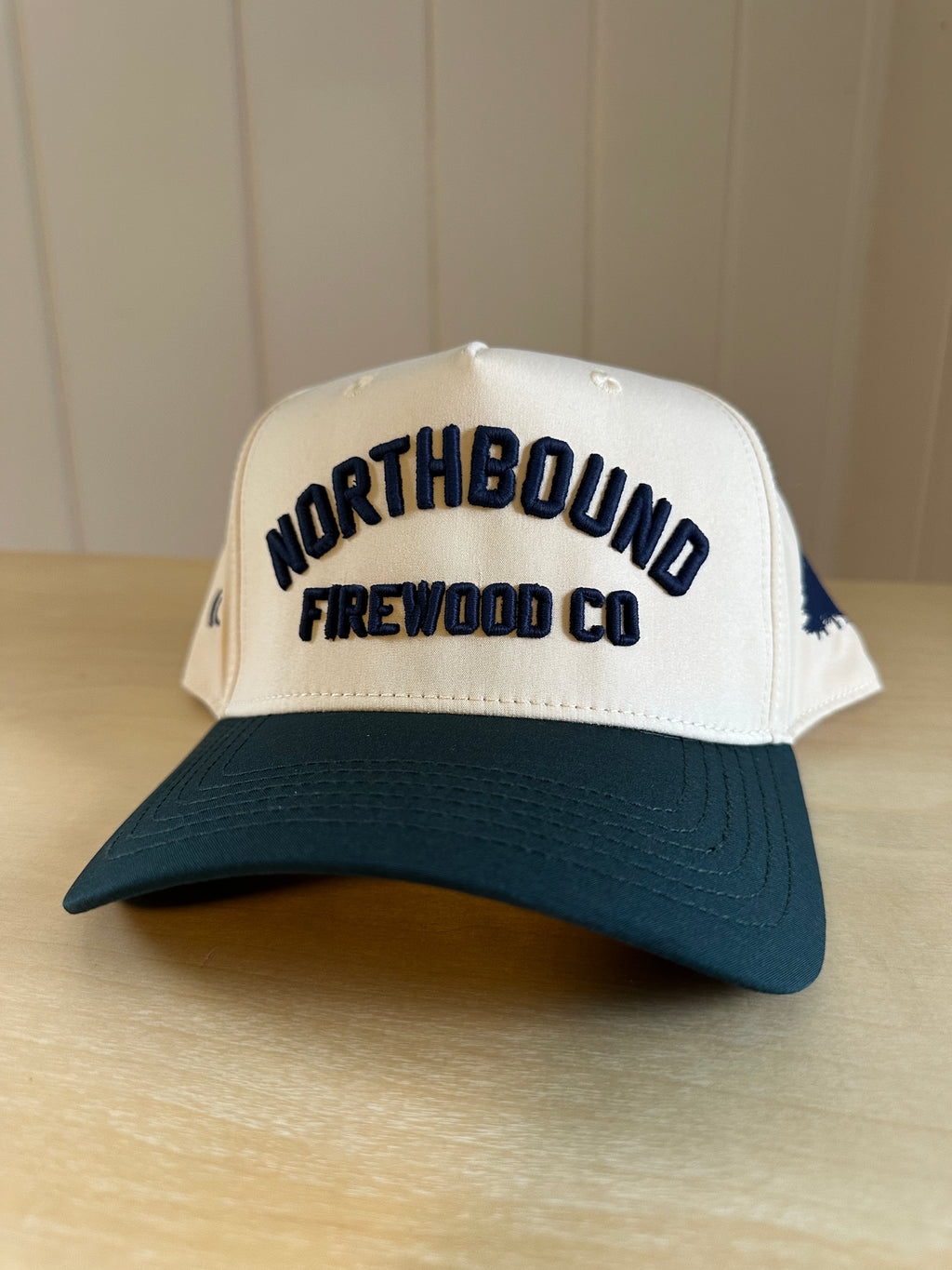 Performance Two-Tone Hat – Emerald and Cream